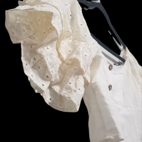 𝅺ZARA Beige embroidered ruffled sleeves, crop top,  size L. - Picture 14 of 16